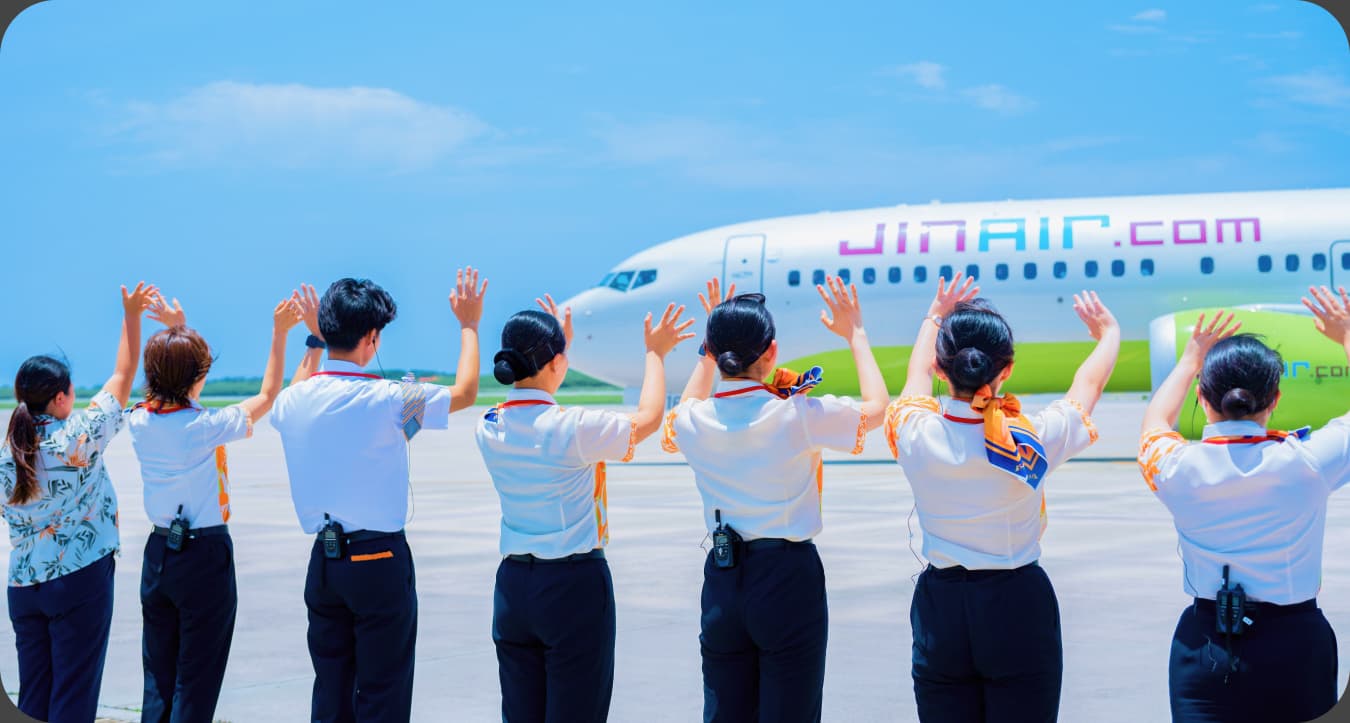 下地島空港で働くスタッフ集合写真